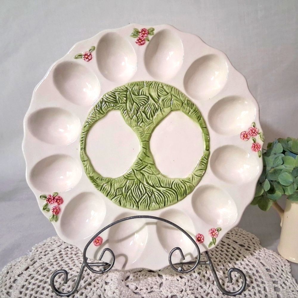 Ceramic Hand Painted Deviled Egg Dish - 1994 ABC Distrubuting Dist." - 14 Eggs